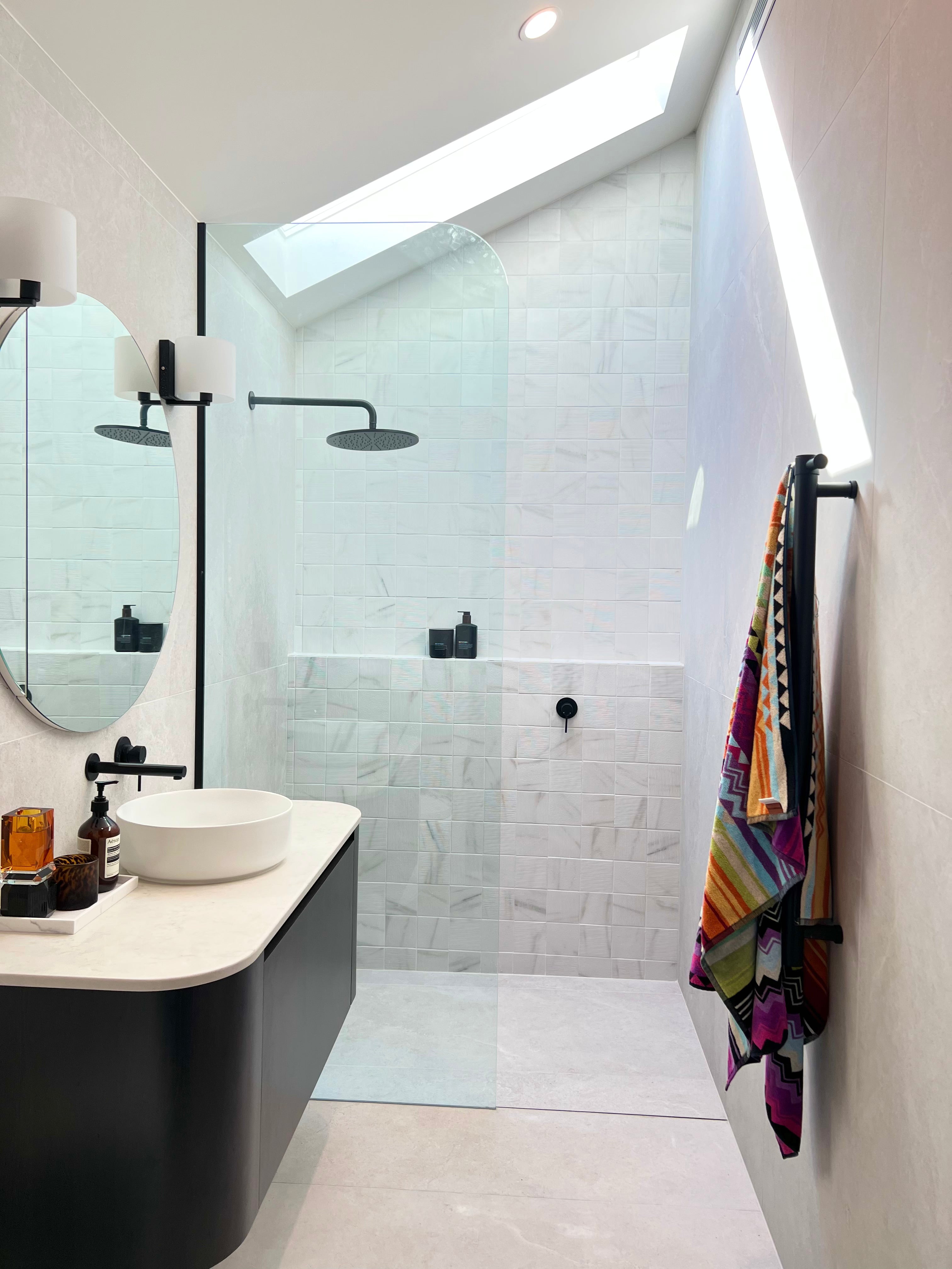 pivot shower screens