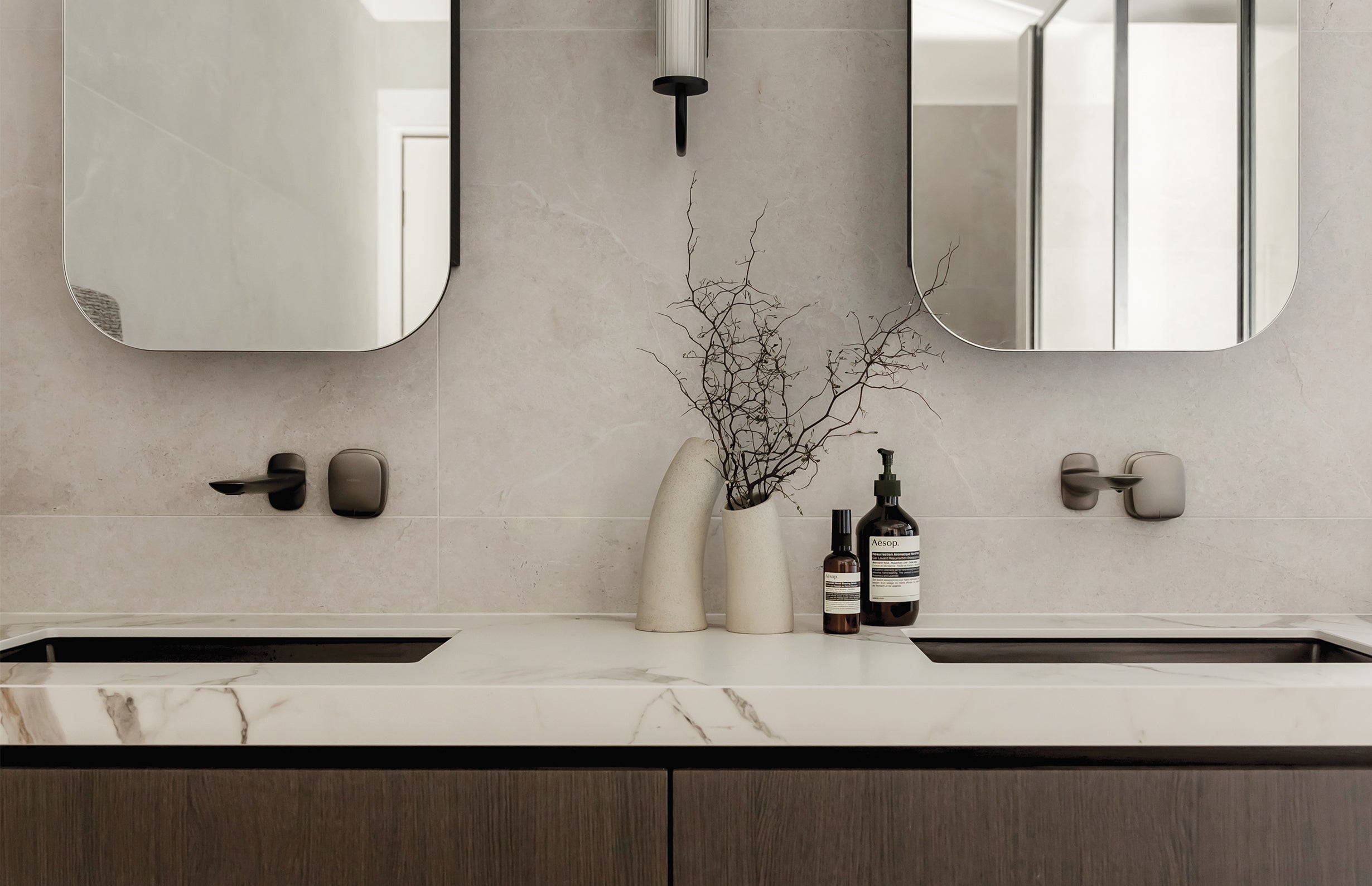 Nuage Wall Basin / Bath Mixer Set 200mm