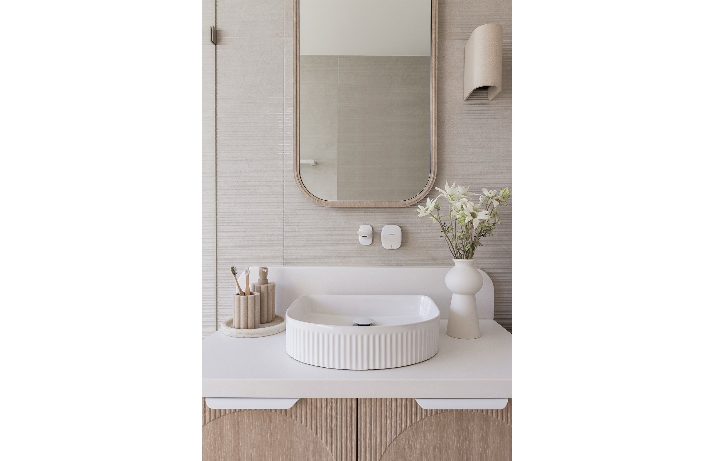 Nuage Wall Basin / Bath Mixer Set 200mm