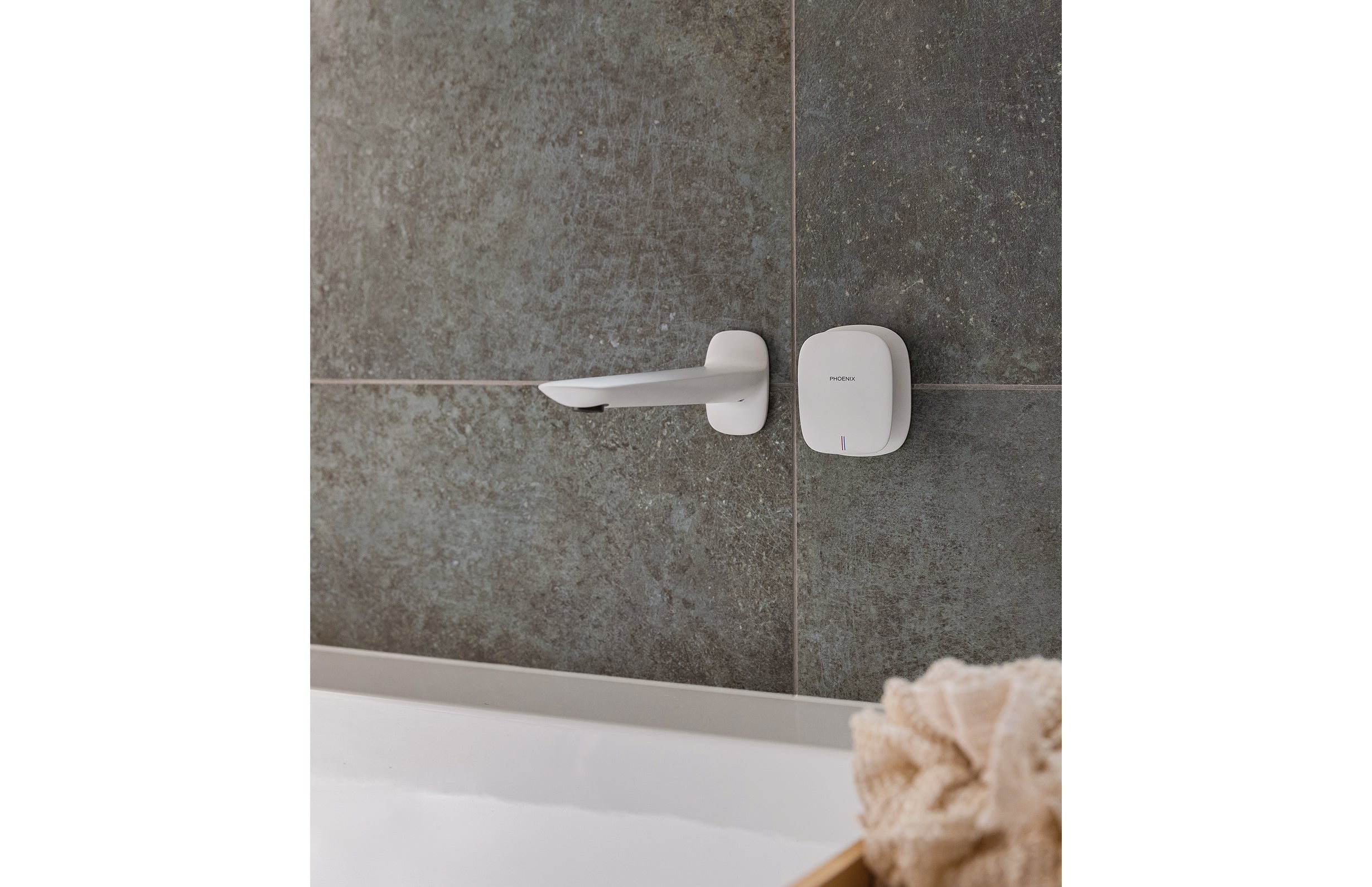 Nuage Wall Basin / Bath Mixer Set 200mm