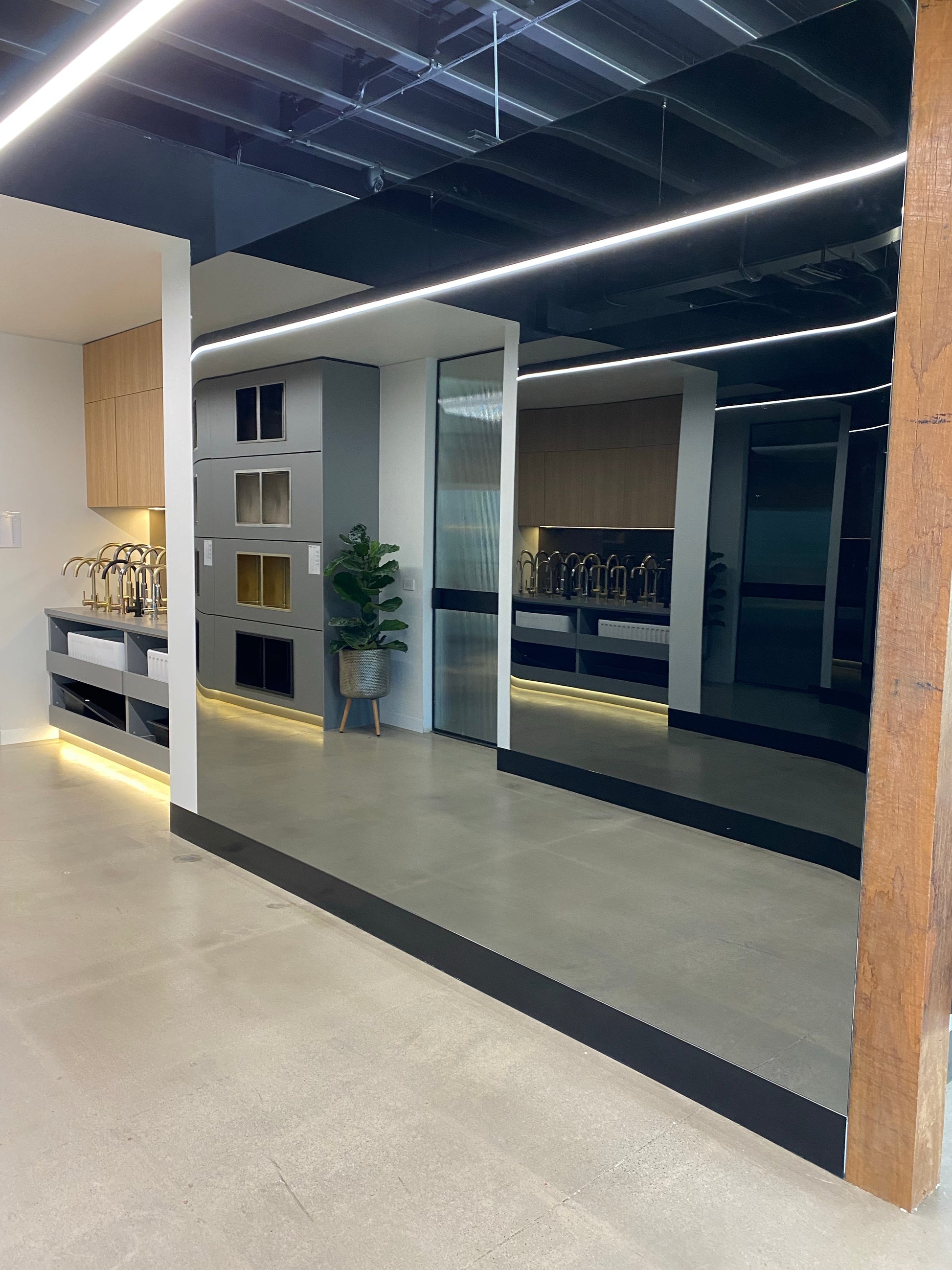 Custom Glass Splashbacks - Designer Bathware