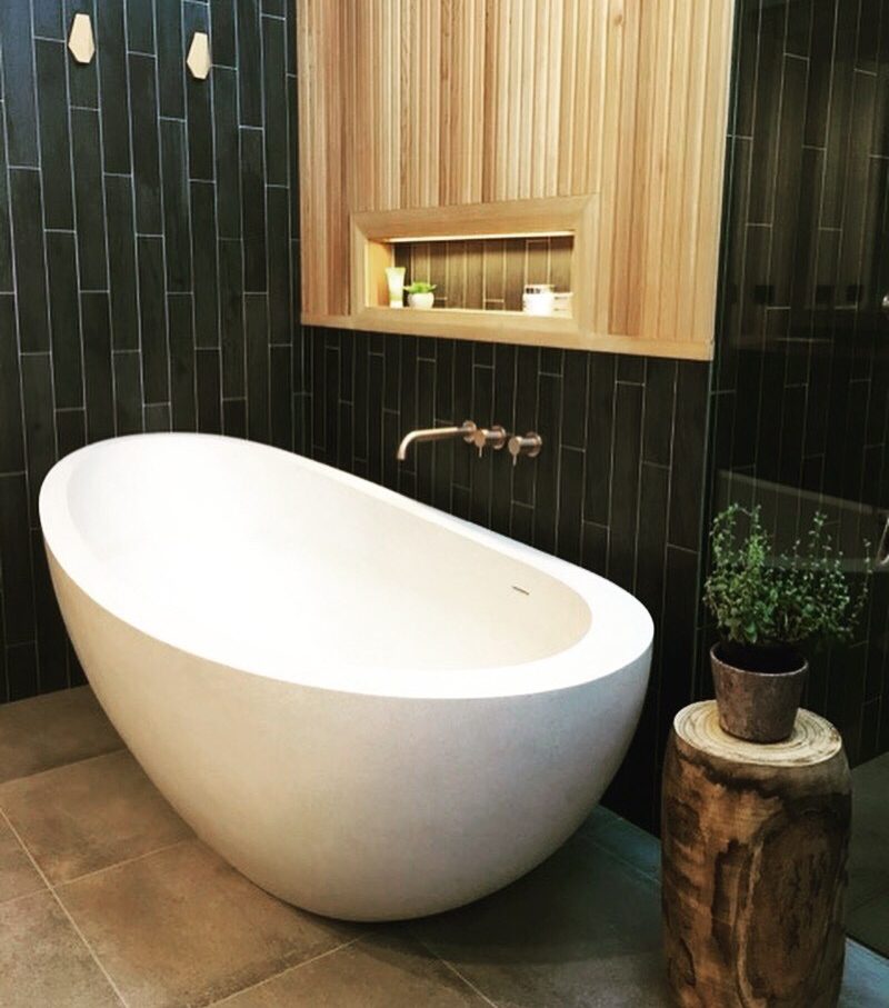 Pietra Bianca Autumn Freestanding Bath