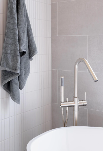 Meir Round Freestanding Bath Spout and Hand Shower - Brushed Nickel