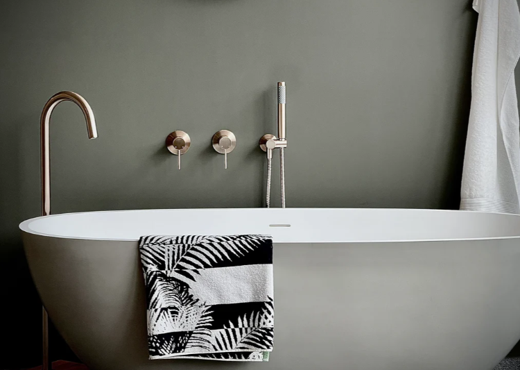 Meir Round Freestanding Bath Spout - Champagne