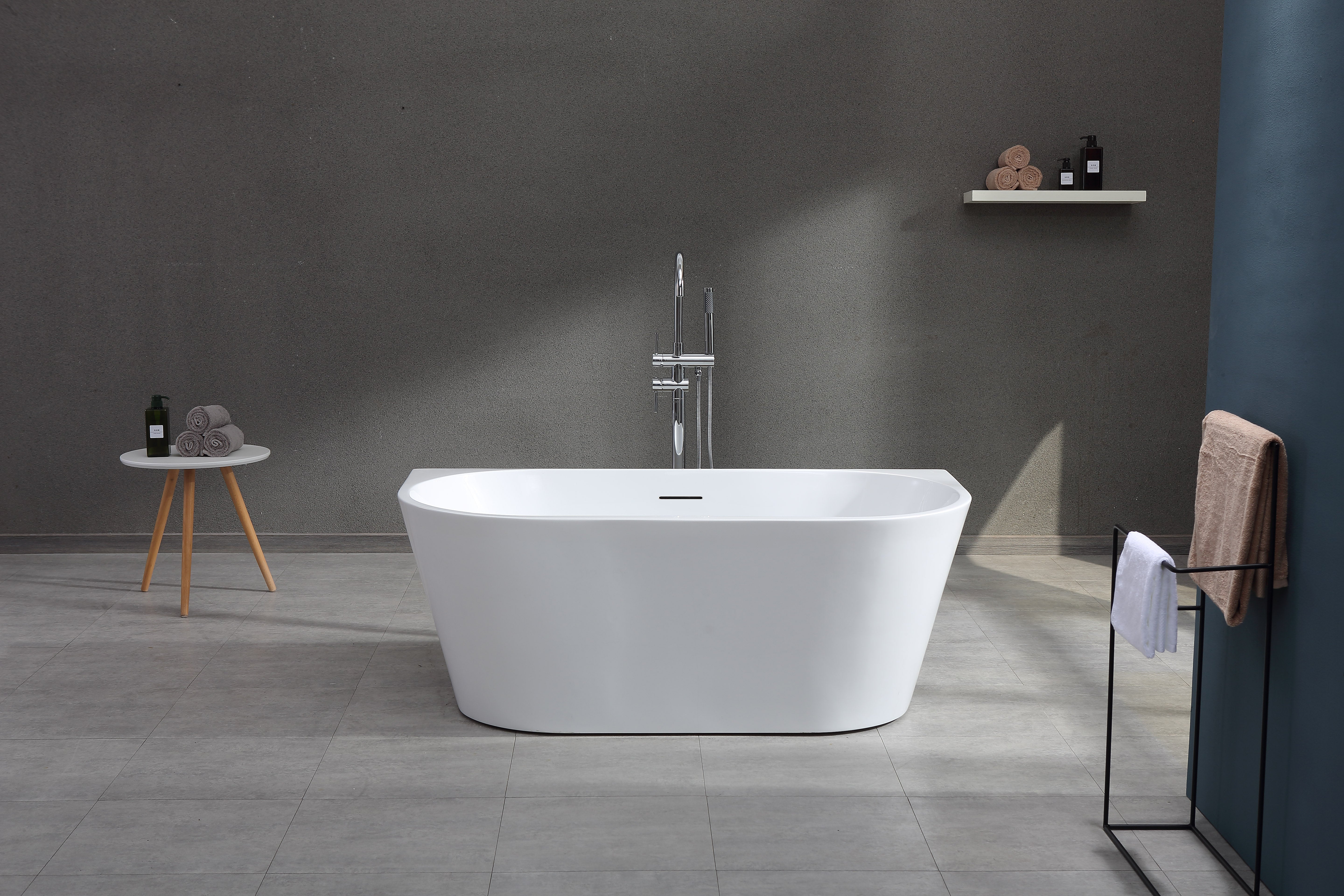 Mimi 7 Back To Wall Bath