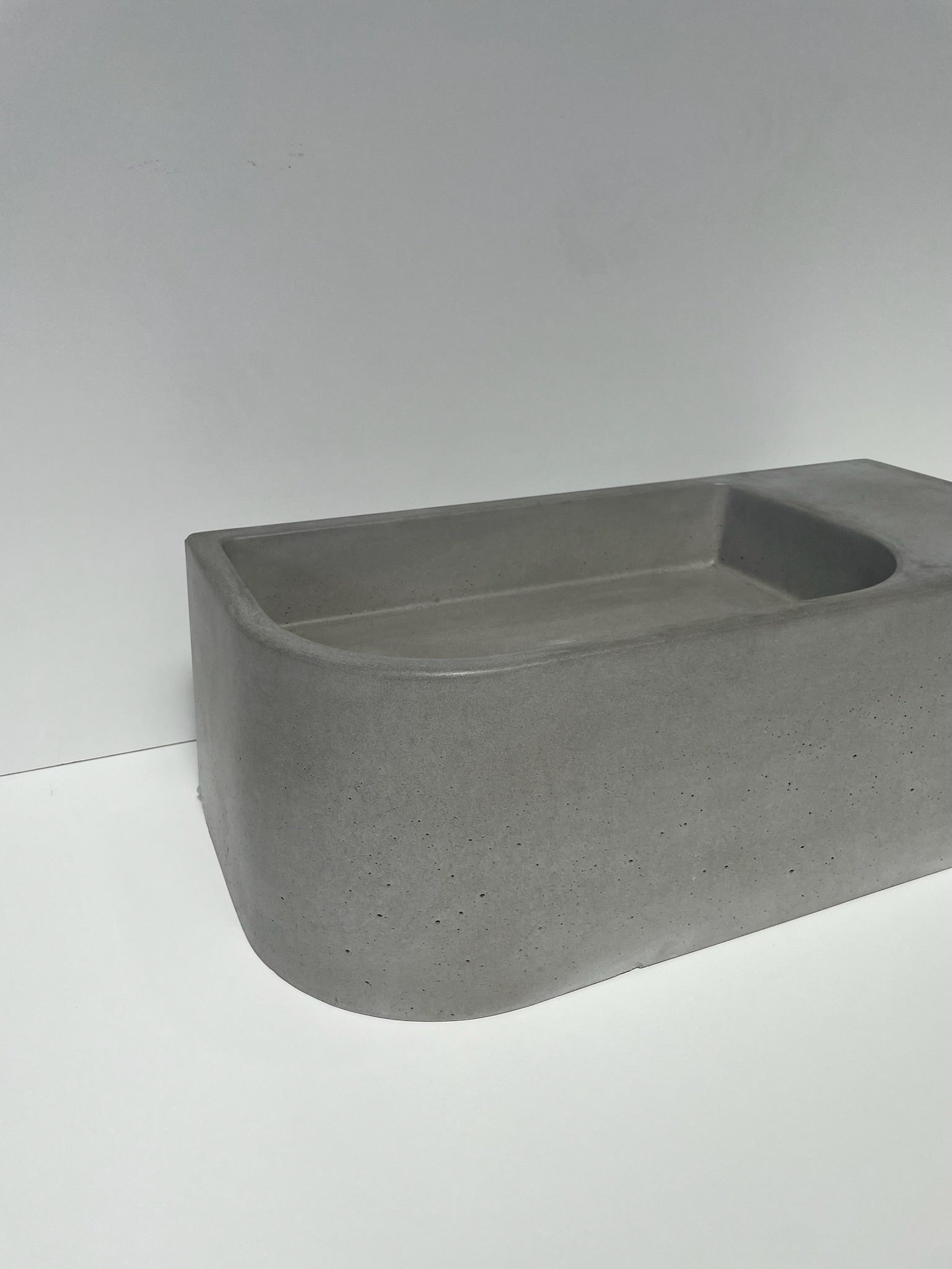 Concrete Republic Flyta Wall Hung Basin