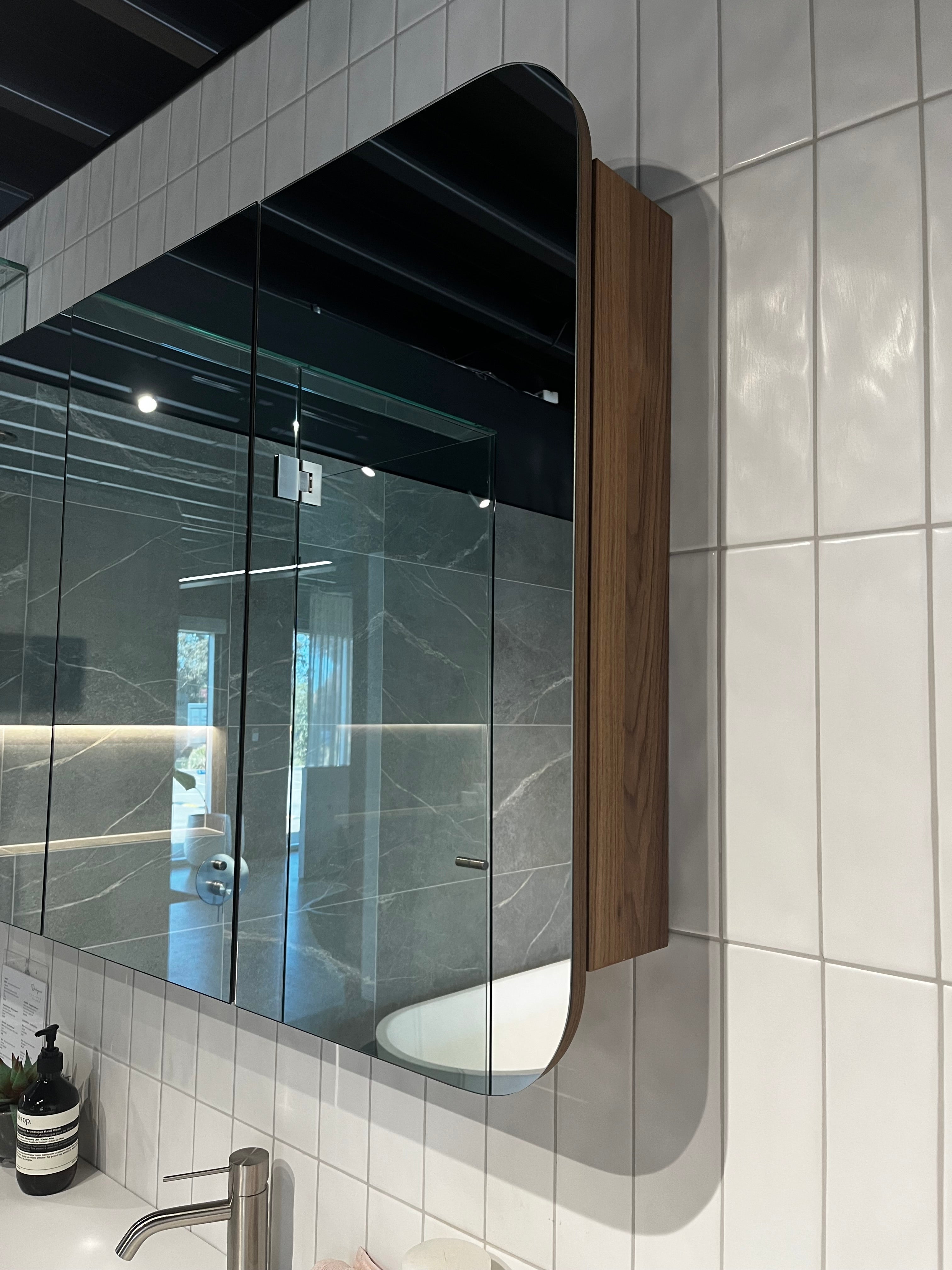 Derwent 1000 Double Door Cabinet