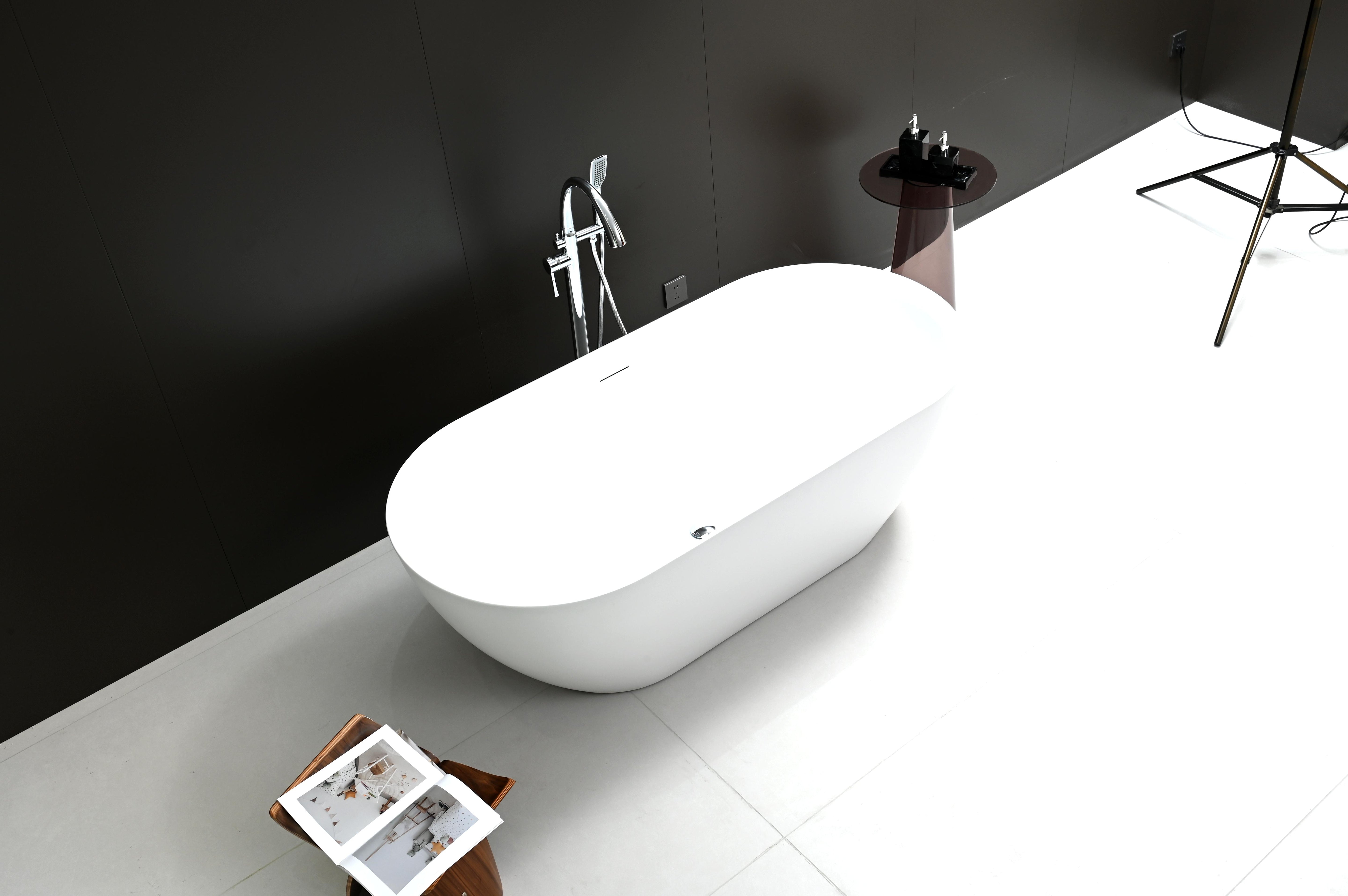 Mimi 10 1680 Matte White Acrylic Free Standing Bath