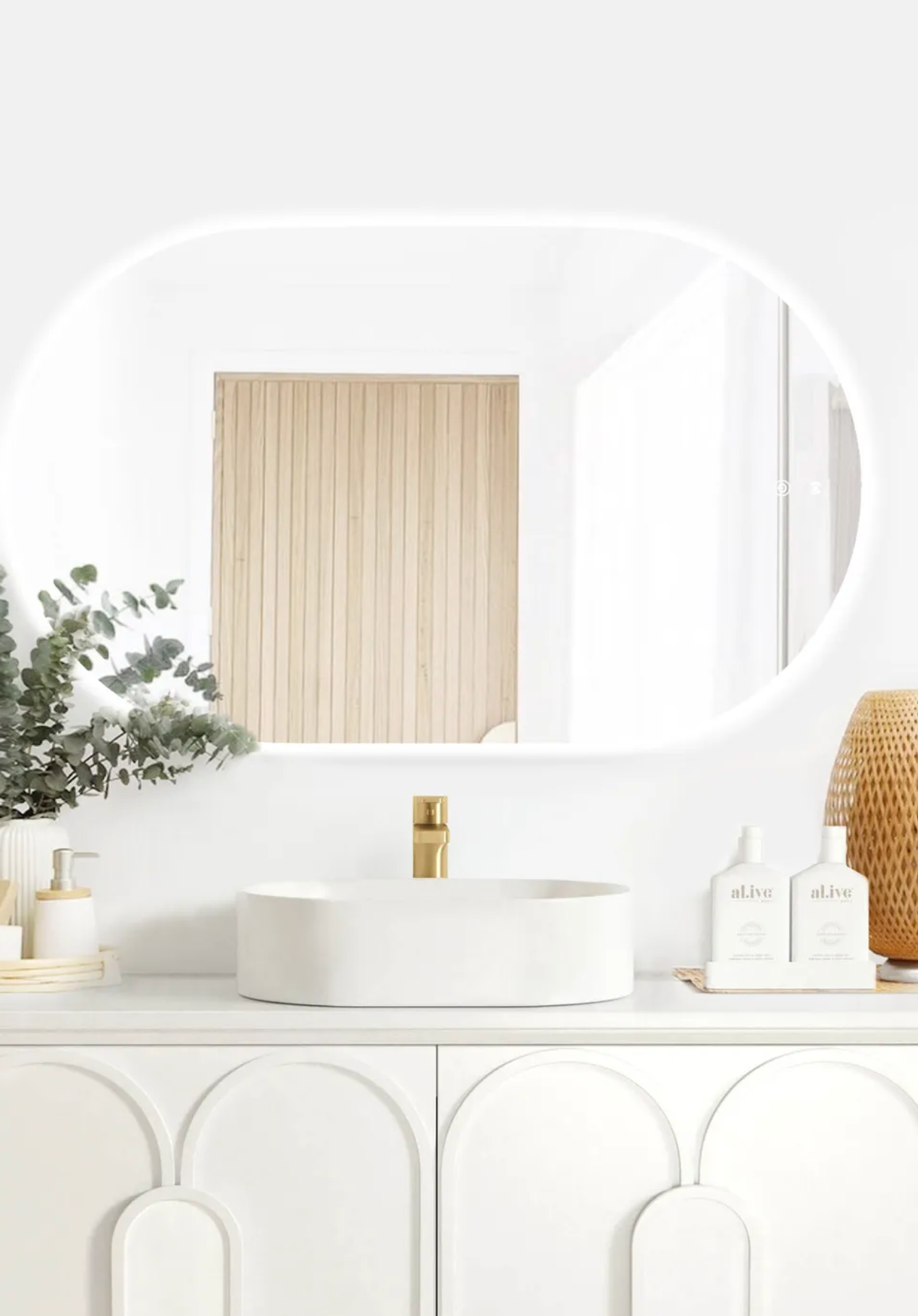 Otti Led Noosa Mirror 1200 x 750