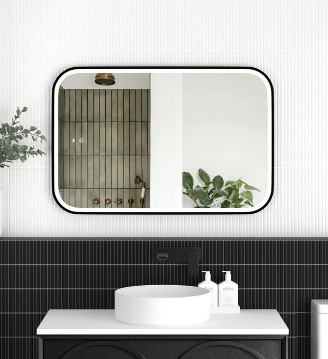 Otti Led Newport Mirror 900 x 600