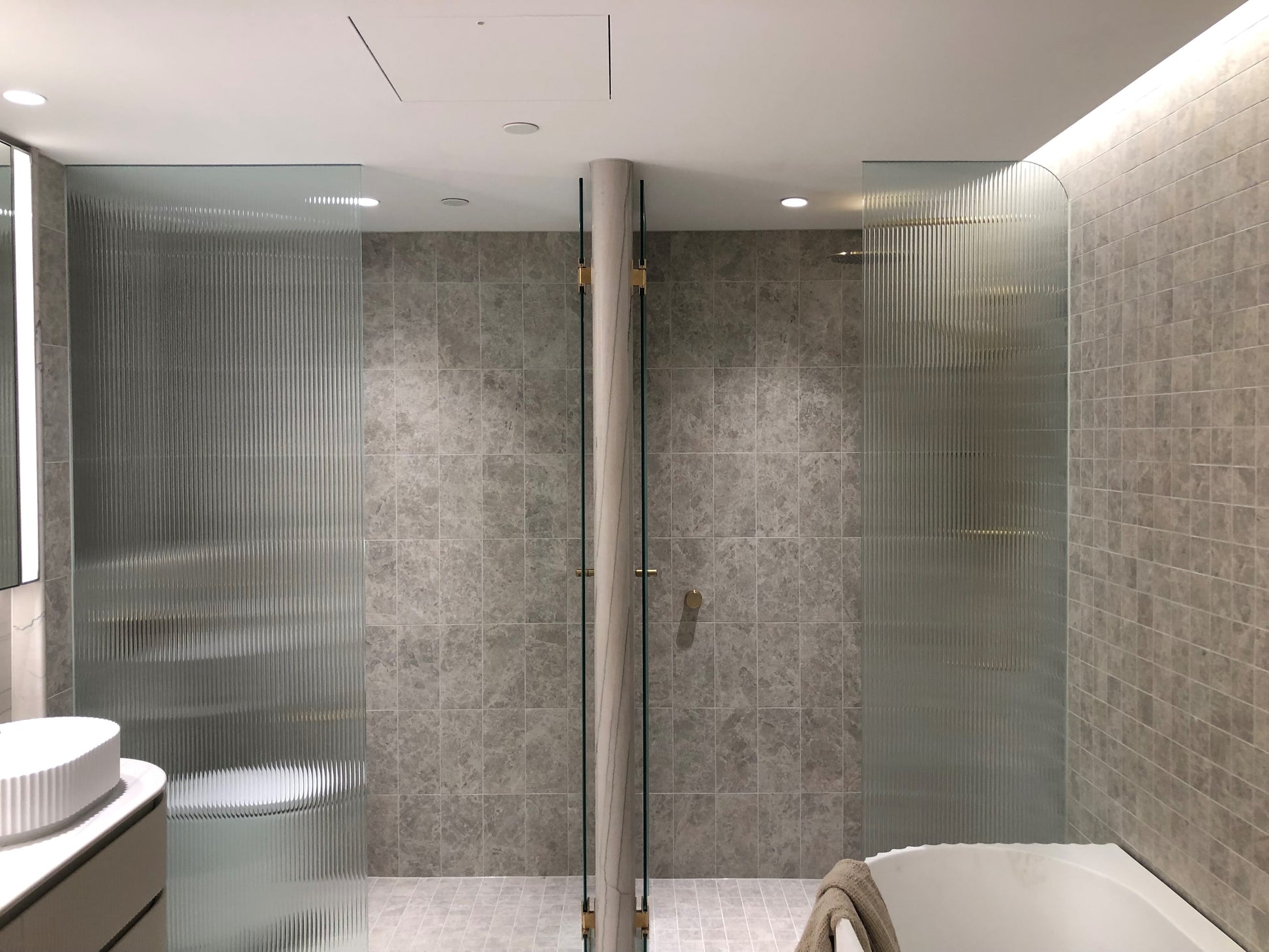 frameless screens