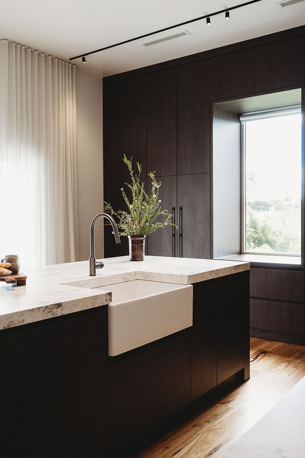 Turner Hastings Cove 75 Fireclay Butler Sink