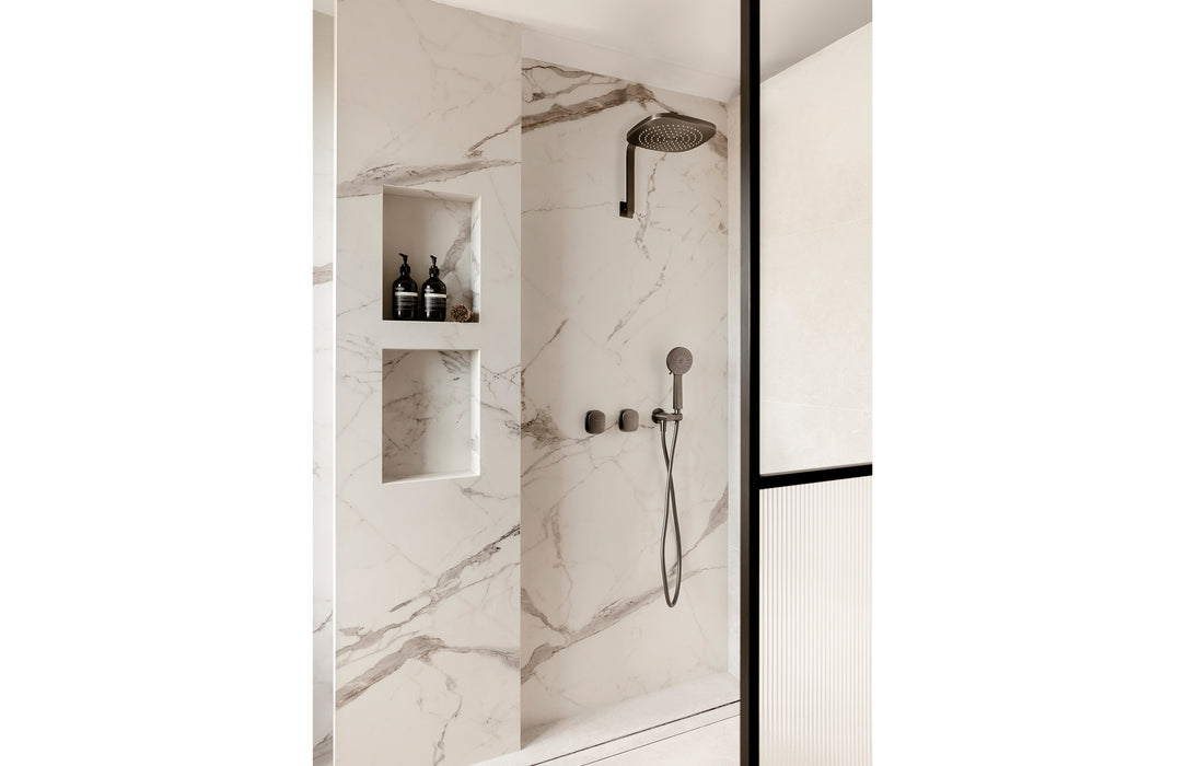 Nuage High-Rise Shower Arm and Rose