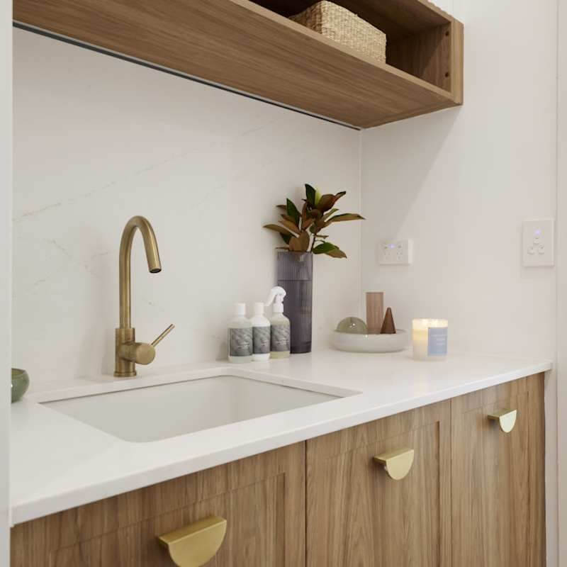 Turner Hastings Novi 51 x 46 Fine Fireclay Matte White Farmhouse Butler Sink