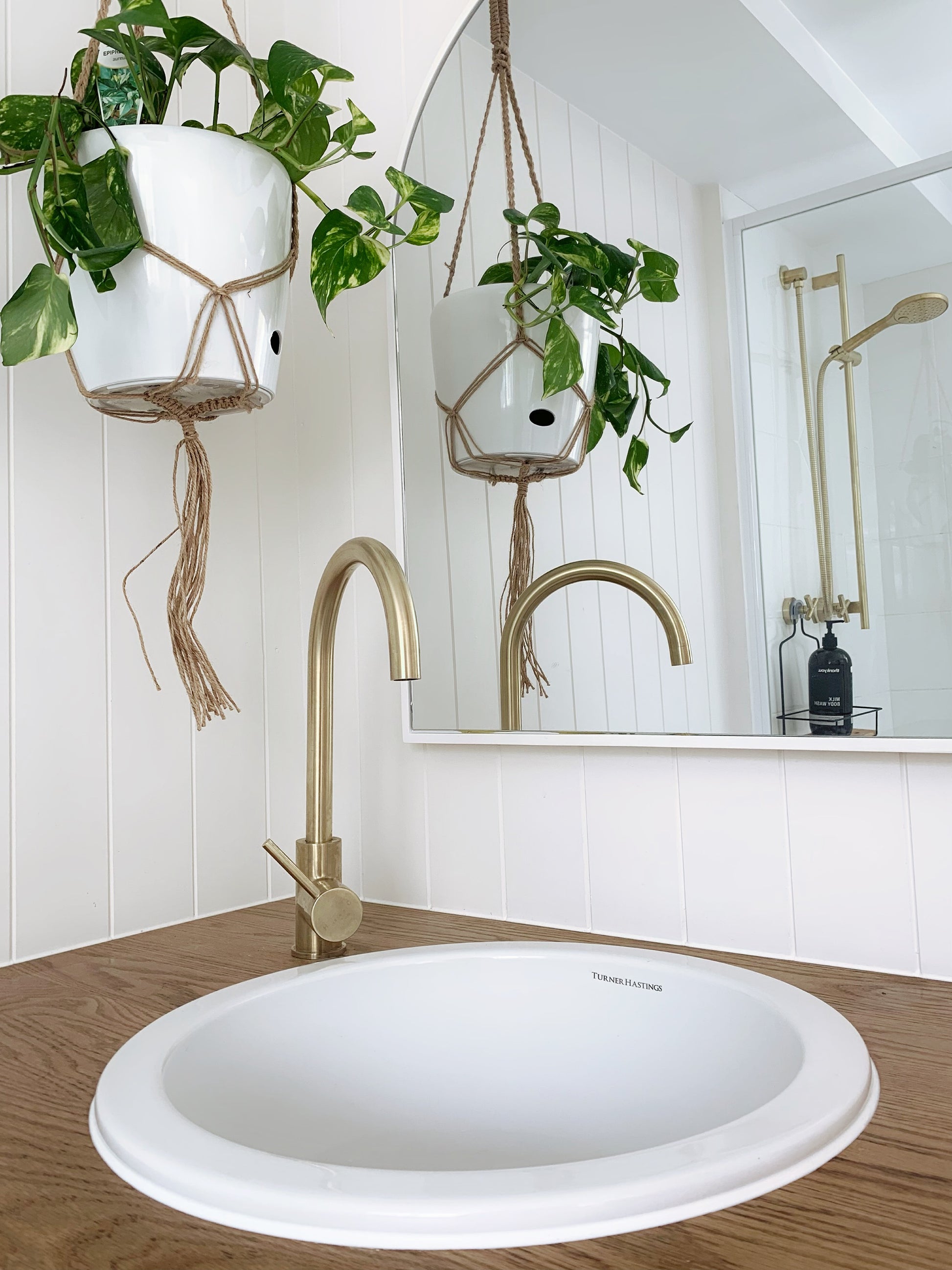 Cuisine Round 47 Inset / Undermount Fine Fireclay Sink - Designer Bathware