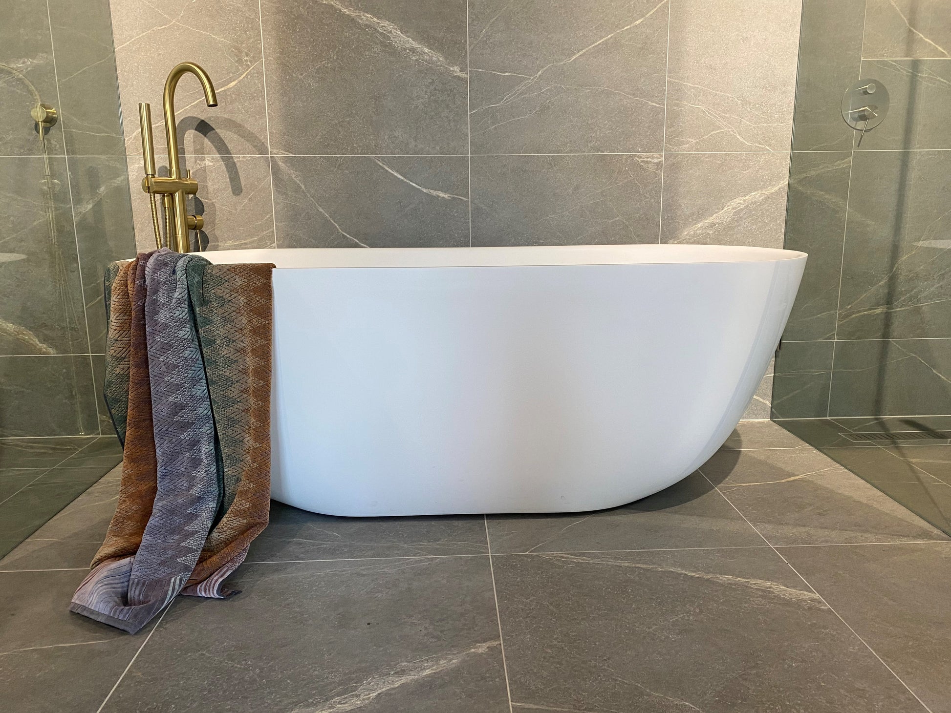 Modern FB10 1680 Matte Free Standing Bath - Designer Bathware