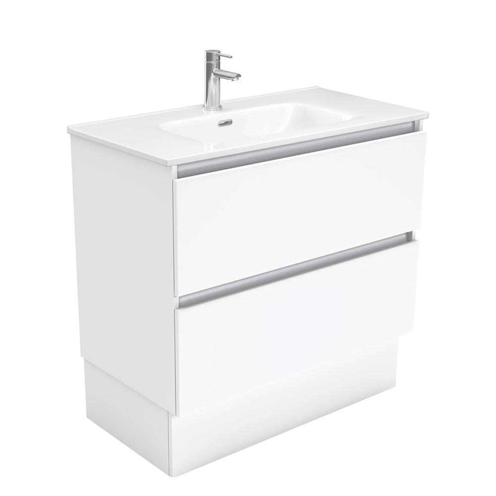Joli Quest 900 Vanity on Kickboard