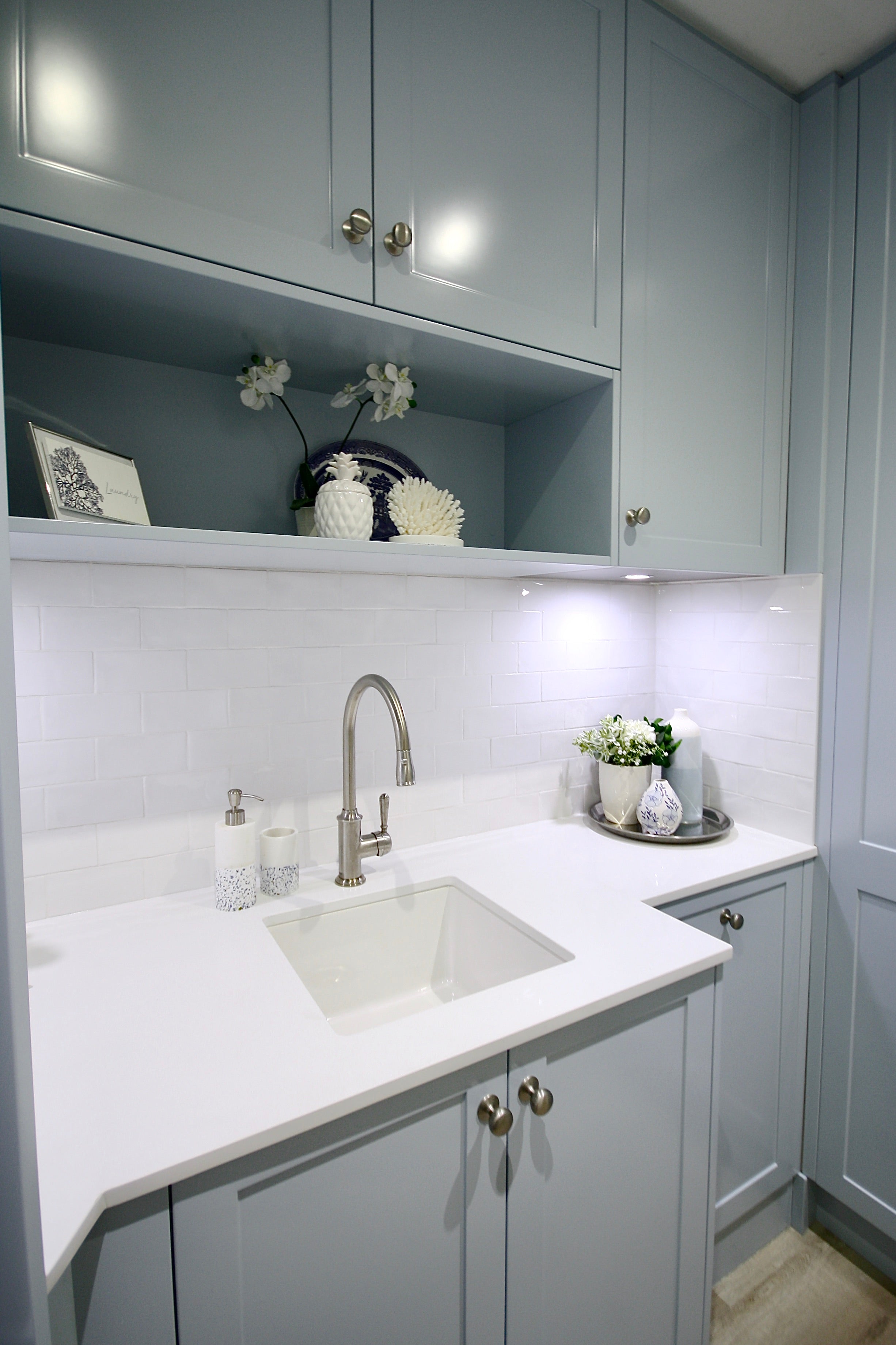 Cuisine 46 x 46 Inset / Undermount Fine Fireclay Sink - Designer Bathware