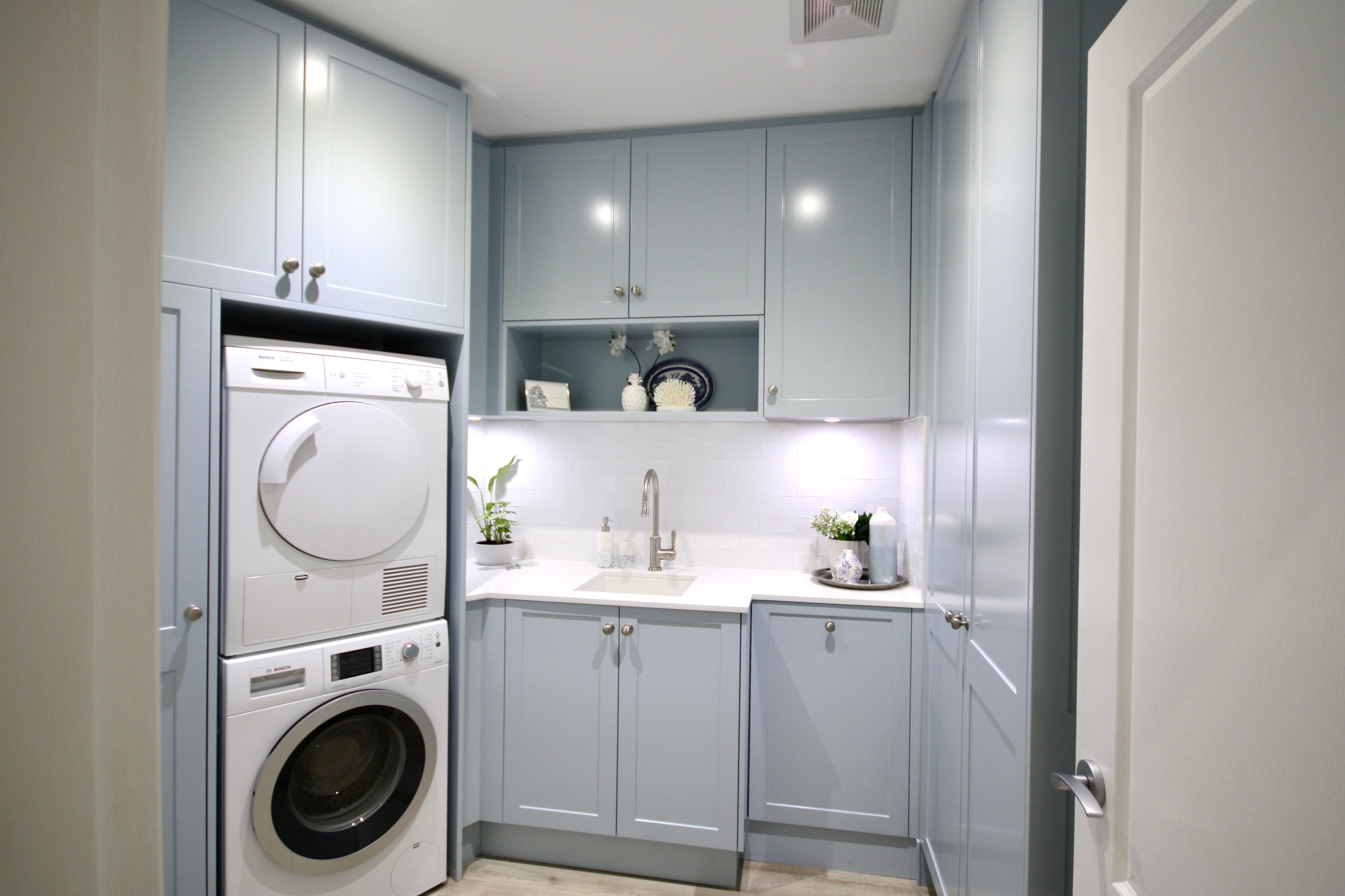 Cuisine 46 x 46 Inset / Undermount Fine Fireclay Sink - Designer Bathware