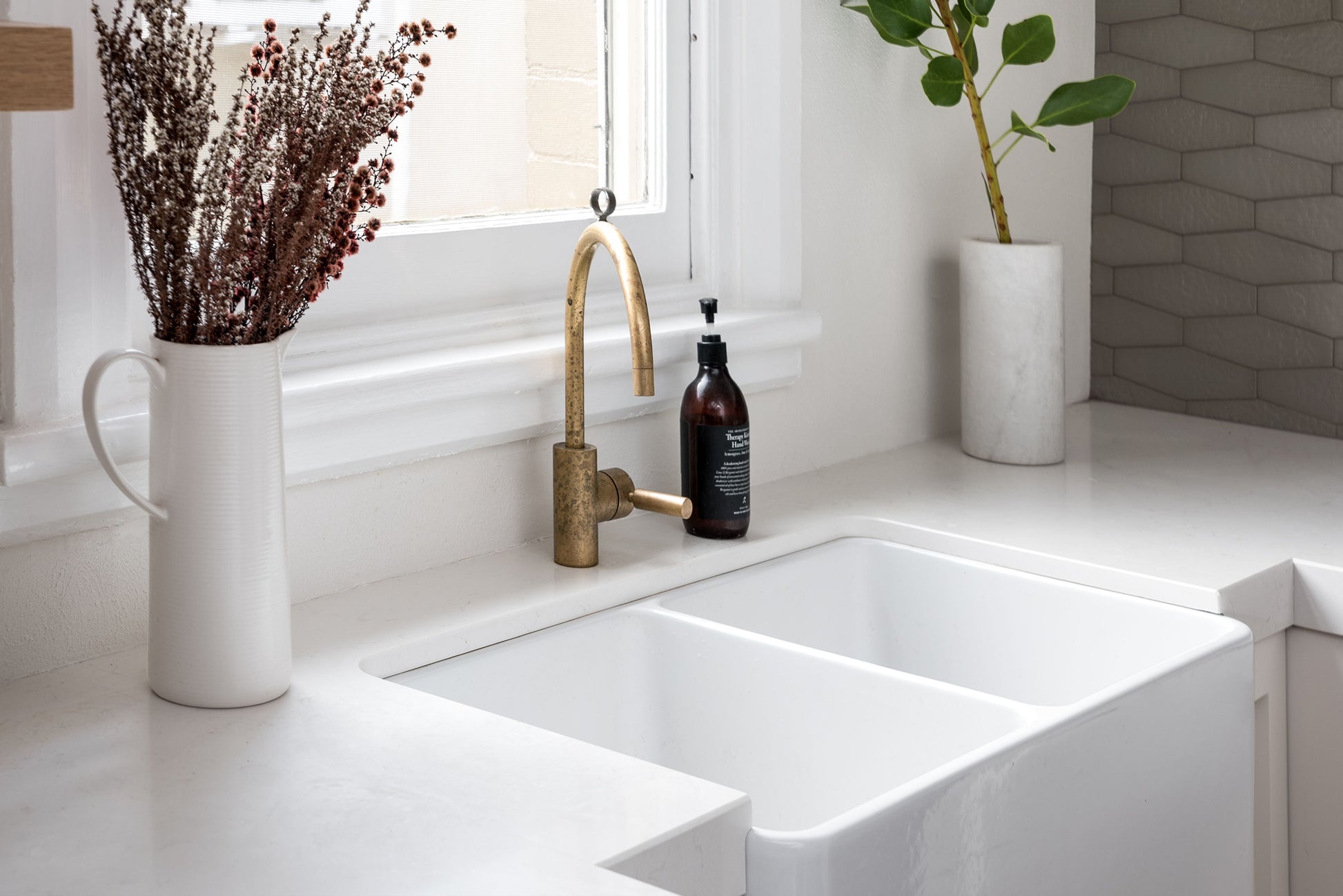 Novi 85 x 46 Fine Fireclay Gloss White Butler Sink - Designer Bathware