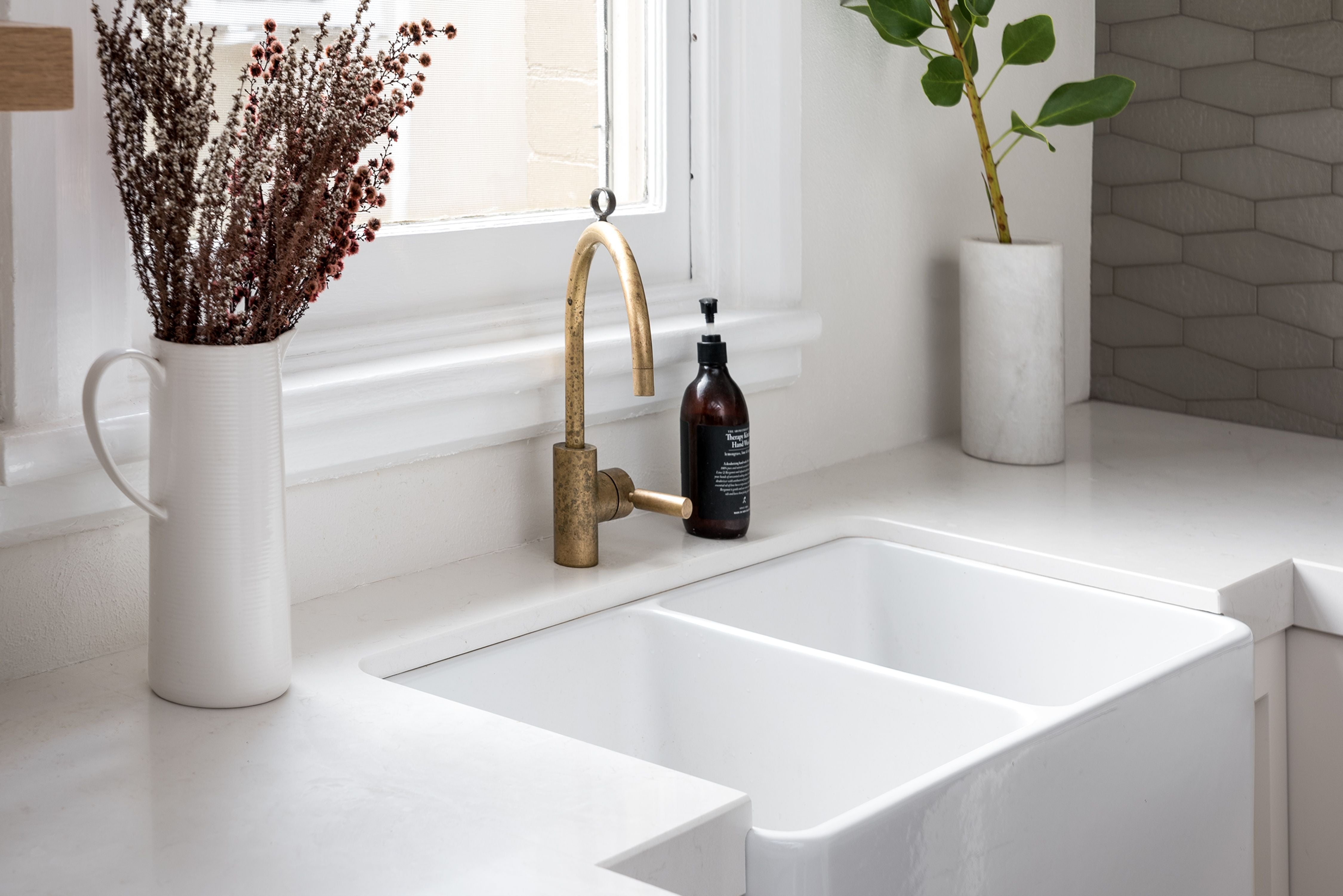 Novi 85 x 46 Fine Fireclay Gloss White Butler Sink - Designer Bathware